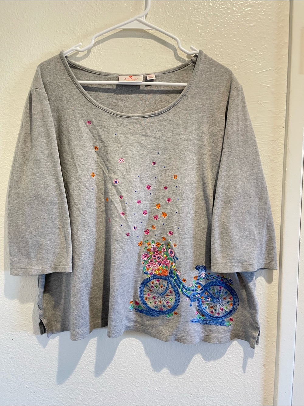 Quacker Factory 1X Gray Bicycle Floral Embroidered Rhinestone Top Knit Tee